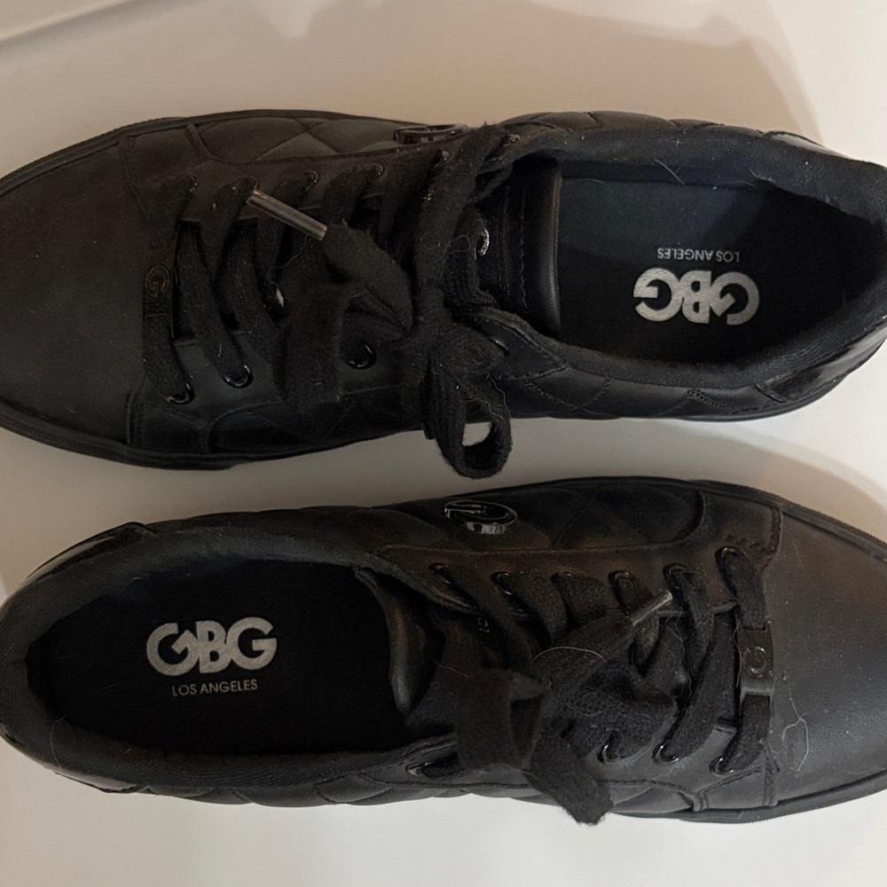 GBG Los Angeles Men's Black Quilted Lace-Up Sneakers